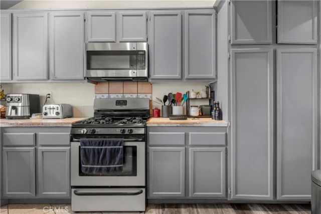 1176 W Buxton, Rialto, CA 92377