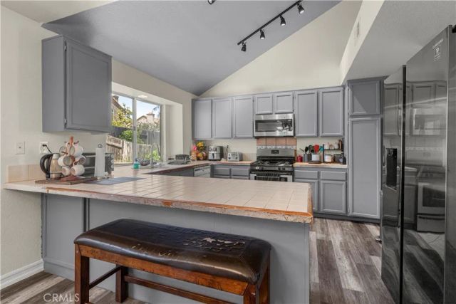 1176 W Buxton, Rialto, CA 92377