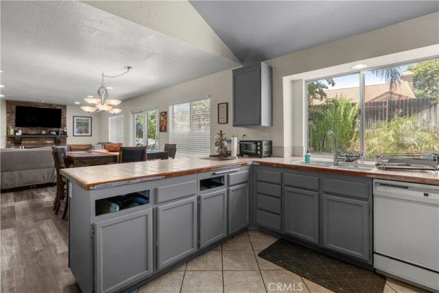 1176 W Buxton, Rialto, CA 92377