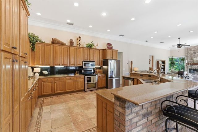 18701 PEPPER PIKE, Lutz, FL 33558