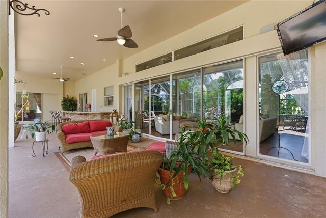 18701 PEPPER PIKE, Lutz, FL 33558