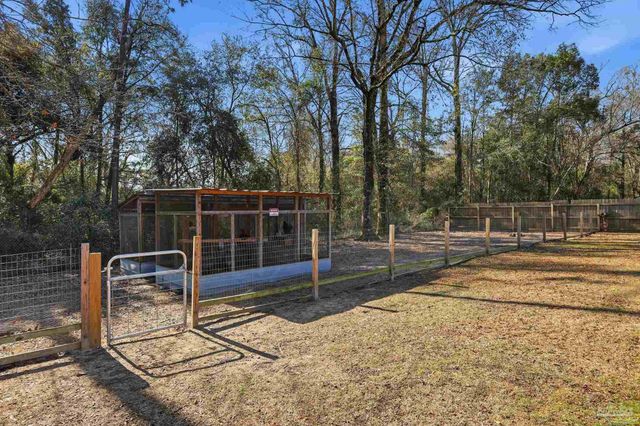 769 El Camino Dr, Cantonment, FL 32533