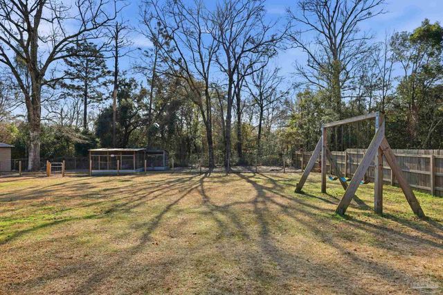 769 El Camino Dr, Cantonment, FL 32533