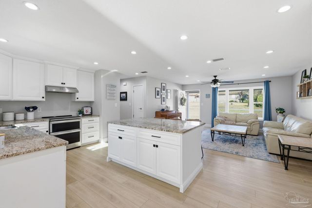 769 El Camino Dr, Cantonment, FL 32533