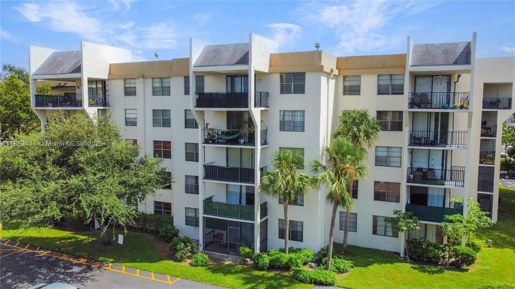 6190 Woodlands Blvd 312, Tamarac, FL 33319
