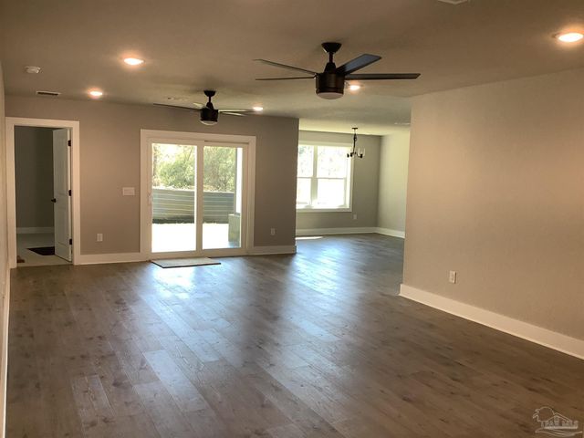 6413 Sanders St, Milton, FL 32570