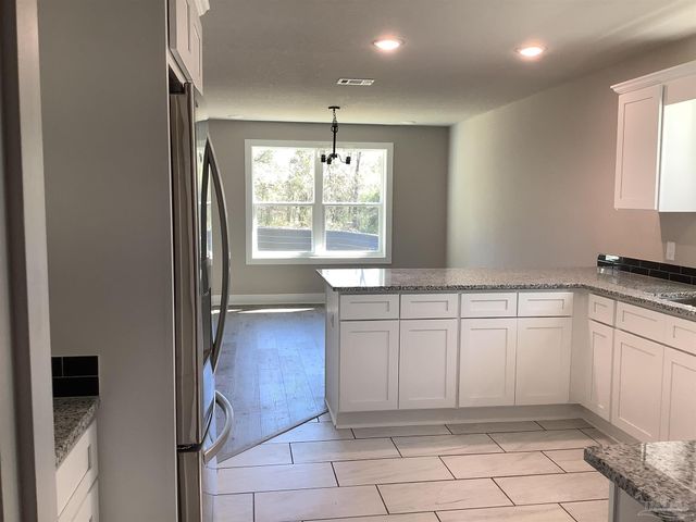 6413 Sanders St, Milton, FL 32570