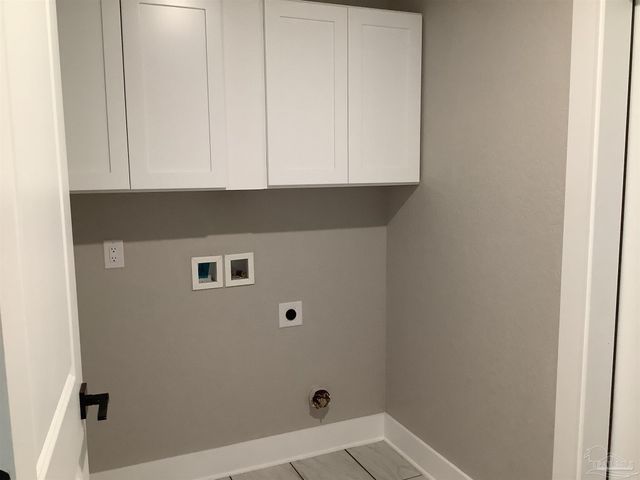 6413 Sanders St, Milton, FL 32570