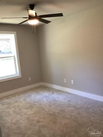 6413 Sanders St, Milton, FL 32570