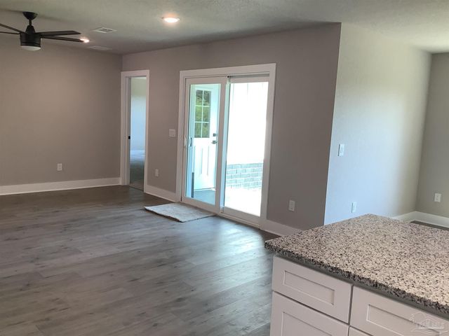 6413 Sanders St, Milton, FL 32570