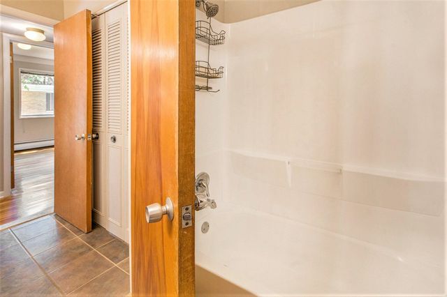 1249 Island Drive Unit: 101, Ann Arbor, MI 48105