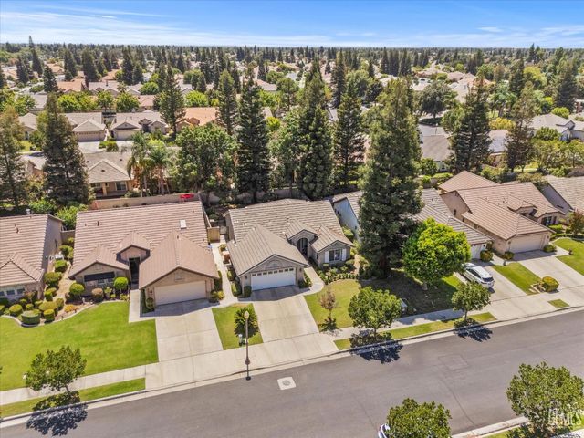 10001 Timeless Rose Court, Bakersfield, CA 93311