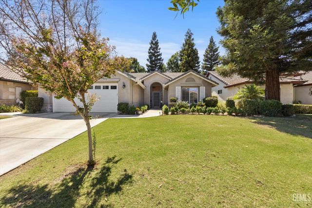 10001 Timeless Rose Court, Bakersfield, CA 93311