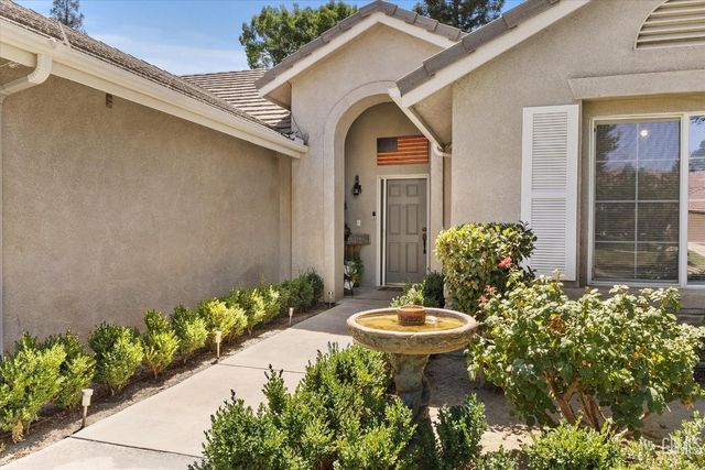 10001 Timeless Rose Court, Bakersfield, CA 93311