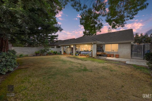 10001 Timeless Rose Court, Bakersfield, CA 93311