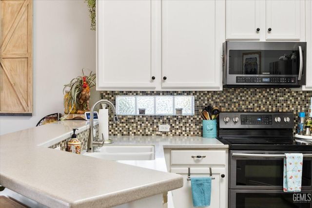 10001 Timeless Rose Court, Bakersfield, CA 93311