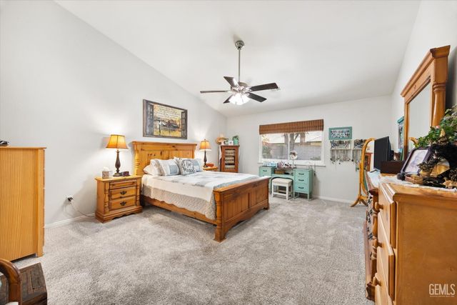 10001 Timeless Rose Court, Bakersfield, CA 93311
