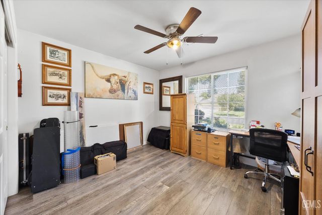 10001 Timeless Rose Court, Bakersfield, CA 93311
