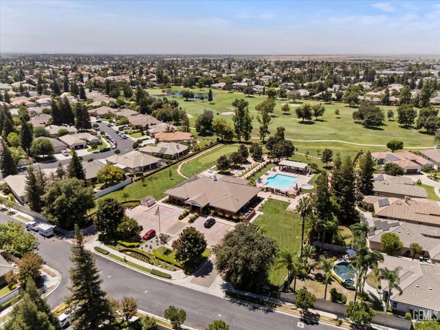 10001 Timeless Rose Court, Bakersfield, CA 93311