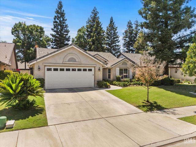 10001 Timeless Rose Court, Bakersfield, CA 93311