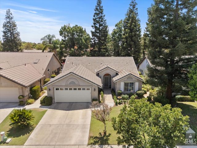 10001 Timeless Rose Court, Bakersfield, CA 93311