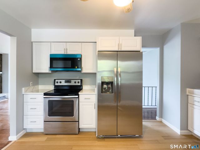 17 Fieldstone Road, Waterbury, CT 06704