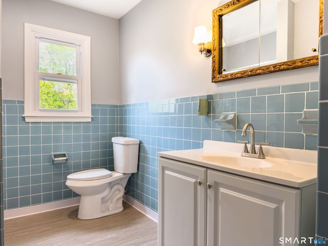 17 Fieldstone Road, Waterbury, CT 06704