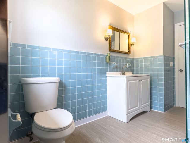17 Fieldstone Road, Waterbury, CT 06704