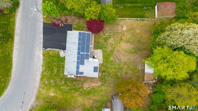 17 Fieldstone Road, Waterbury, CT 06704
