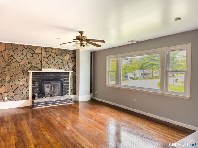 17 Fieldstone Road, Waterbury, CT 06704