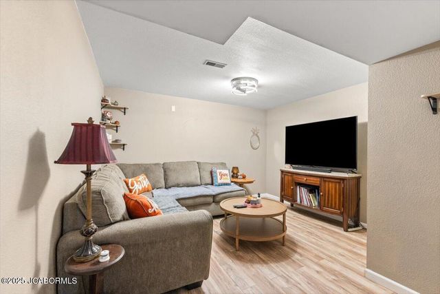 3939 LIVERPOOL DRIVE, Jefferson City, MO 65109