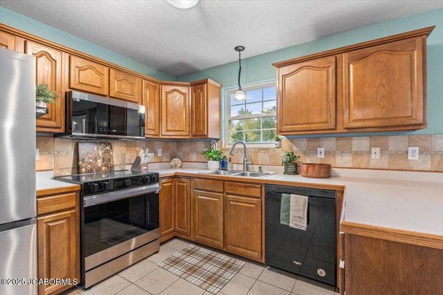 3939 LIVERPOOL DRIVE, Jefferson City, MO 65109