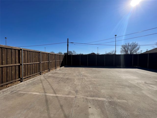 2822 Martin Luther King Jr Boulevard 400, Dallas, TX 75215