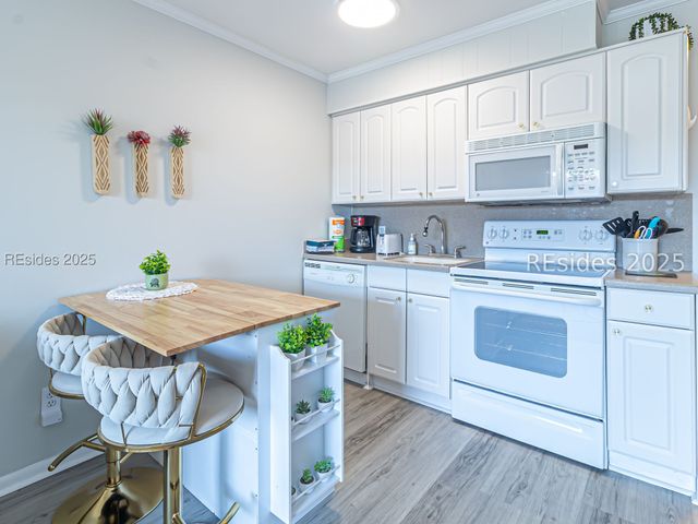 40 Folly Field Rd Apt C248, Hilton Head Island, SC 29928