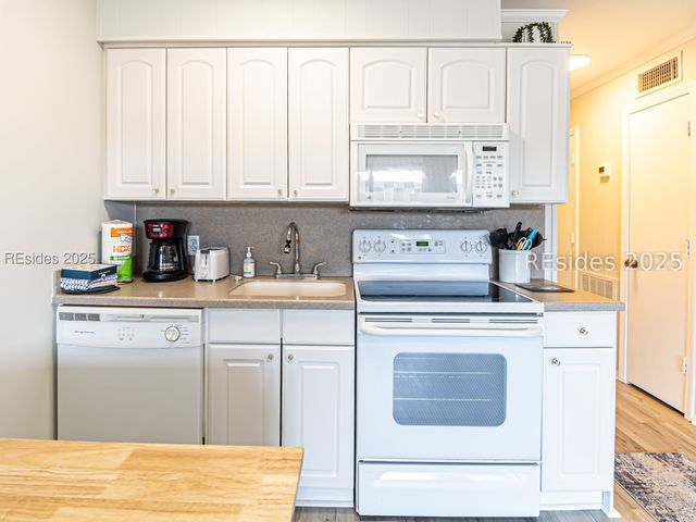 40 Folly Field Rd Apt C248, Hilton Head Island, SC 29928