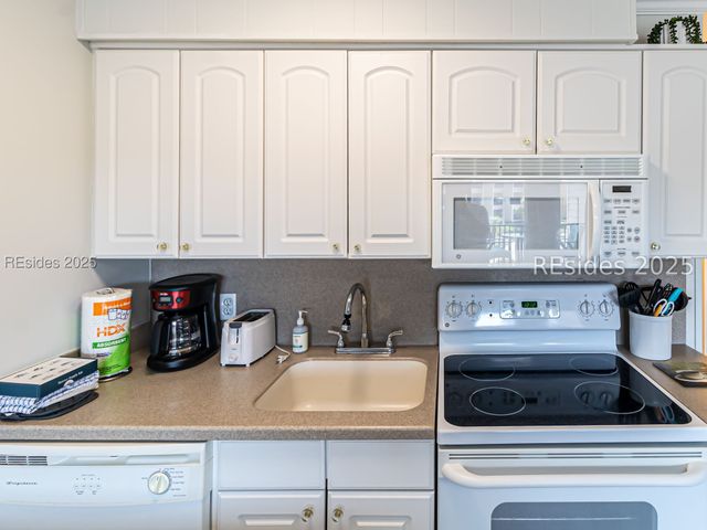 40 Folly Field Rd Apt C248, Hilton Head Island, SC 29928