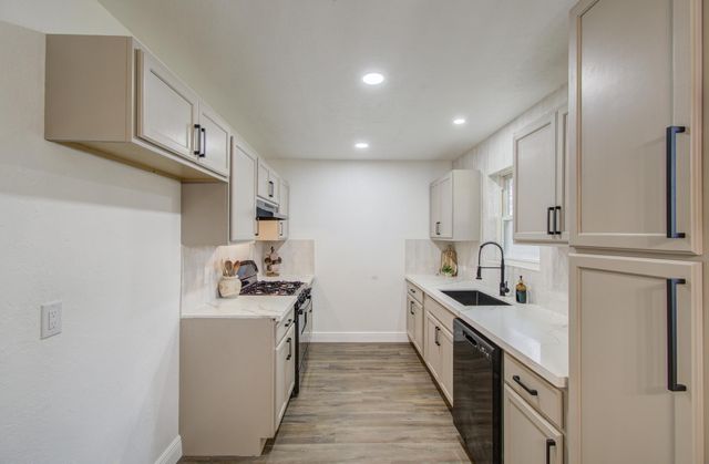 9923 Antrim Lane, La Porte, TX 77571