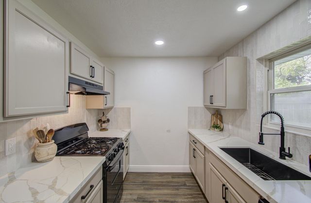 9923 Antrim Lane, La Porte, TX 77571