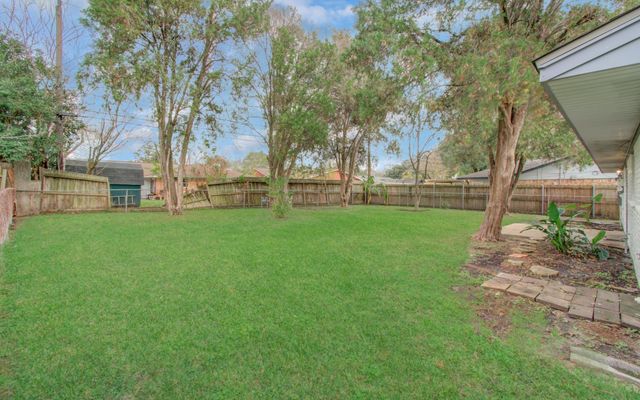 9923 Antrim Lane, La Porte, TX 77571