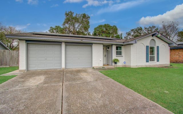 9923 Antrim Lane, La Porte, TX 77571