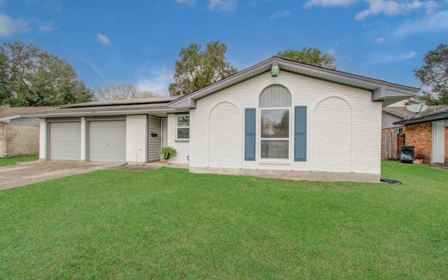 9923 Antrim Lane, La Porte, TX 77571