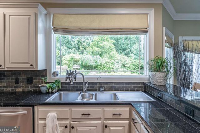 2702 Thatcher Court, Lawrenceville, GA 30044