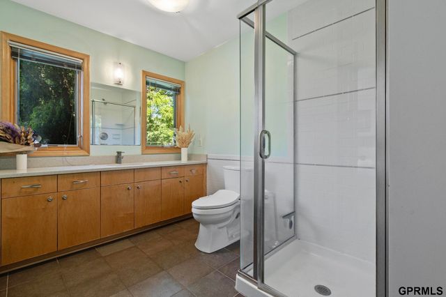 1802 S 76Th Avenue, Omaha, NE 68124