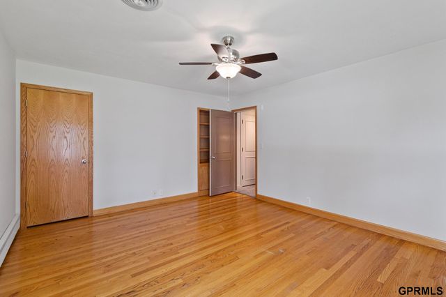 1802 S 76Th Avenue, Omaha, NE 68124