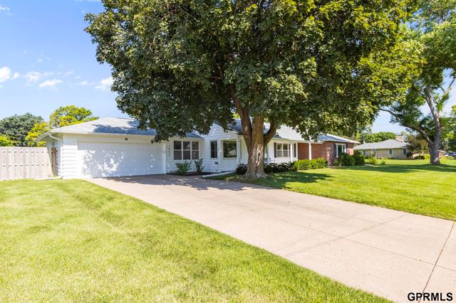 1802 S 76Th Avenue, Omaha, NE 68124