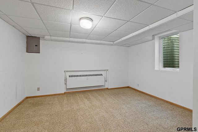 1802 S 76Th Avenue, Omaha, NE 68124