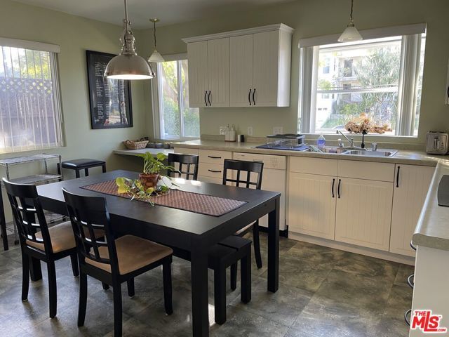 7802 Airport Boulevard, Los Angeles, CA 90045