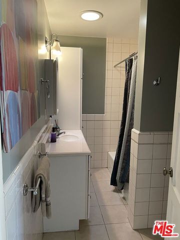 7802 Airport Boulevard, Los Angeles, CA 90045