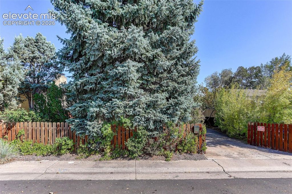450 S Quitman Street, Denver, CO 80219 — photo 3