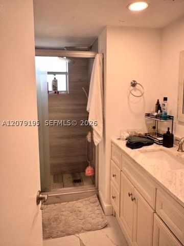 1680 NE 191st St 305-2, Miami, FL 33179